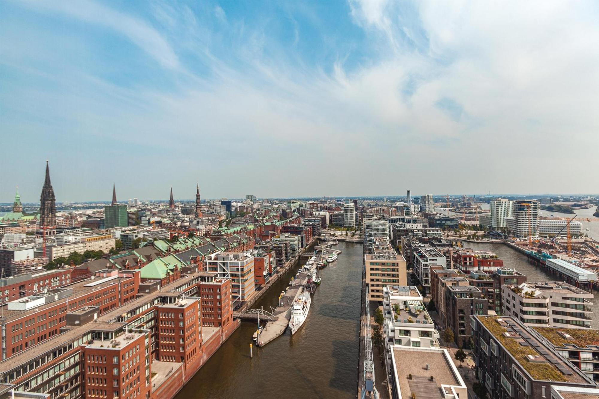 Panorama Suite City Water View