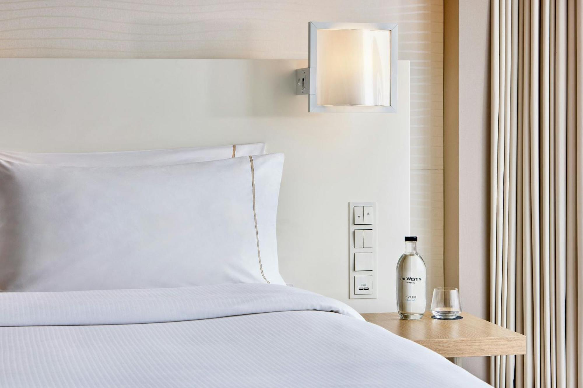 Panorama Suite City Water View